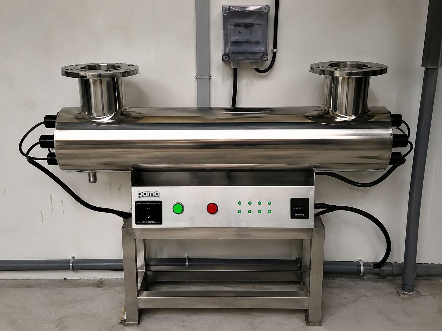 Ứng dụng thiết bị UV khử khuẩn nước trong nhà máy sản xuất đồ uống