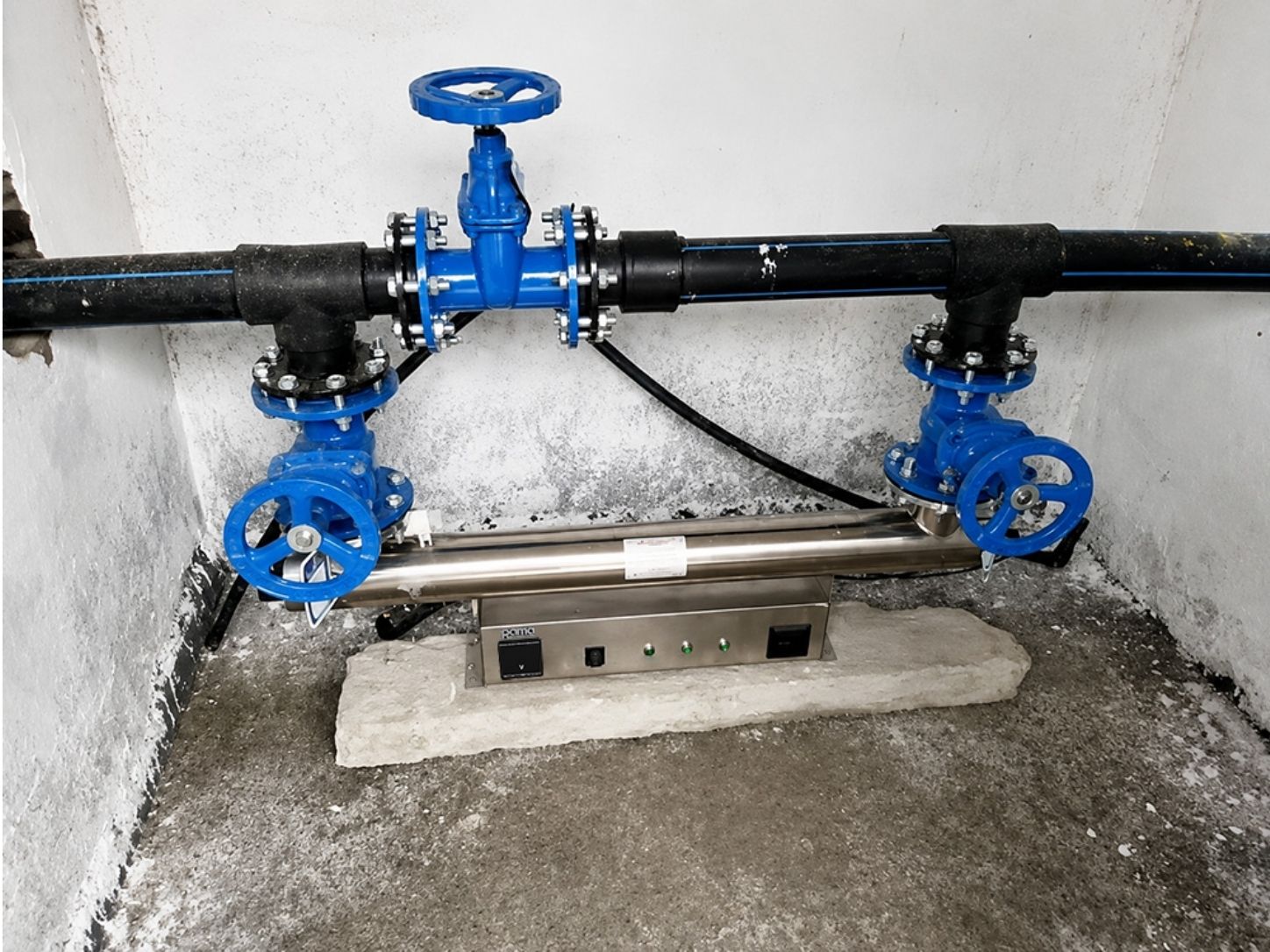 Thiết bị UV khử trùng nước Rama RUD-1B150W trong hệ thống xử lý nước nuôi trồng thủy sản